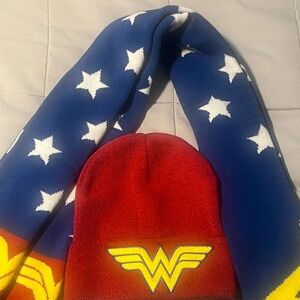Wonder Women Scarf and Beanie Set